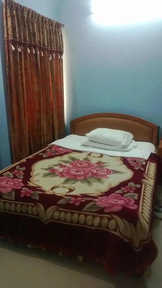 Traveller Inn داكا فندق